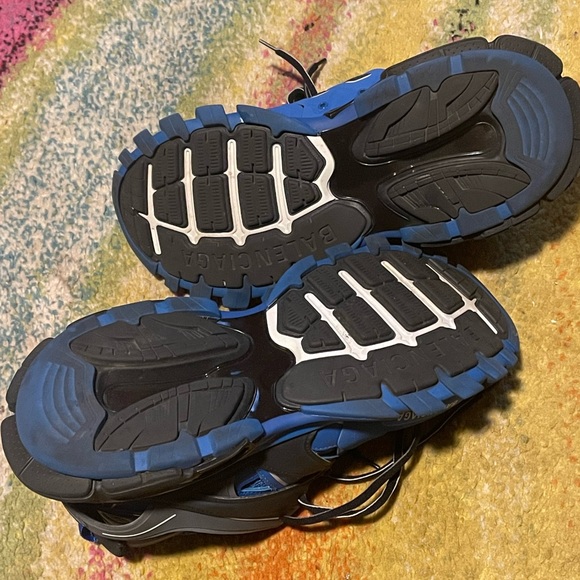 Balenciaga track shoes size mens 10, never worn, like new. Super comphy - Picture 7 of 7